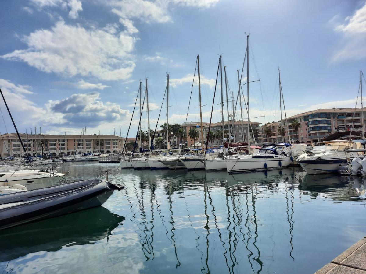 Coeur Marina Climatise Terrasse Parking Lejlighed Fréjus Eksteriør billede