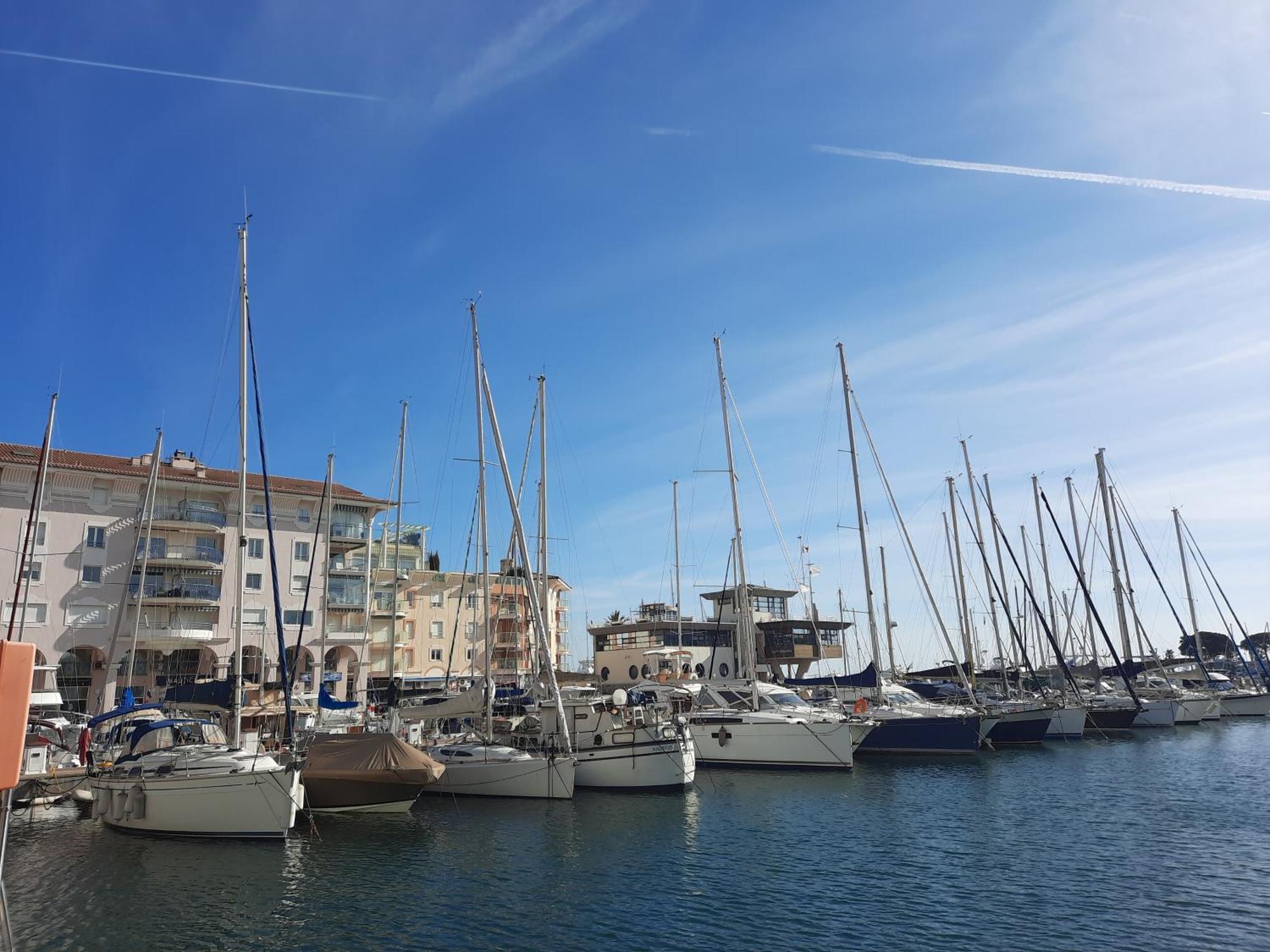Coeur Marina Climatise Terrasse Parking Lejlighed Fréjus Eksteriør billede