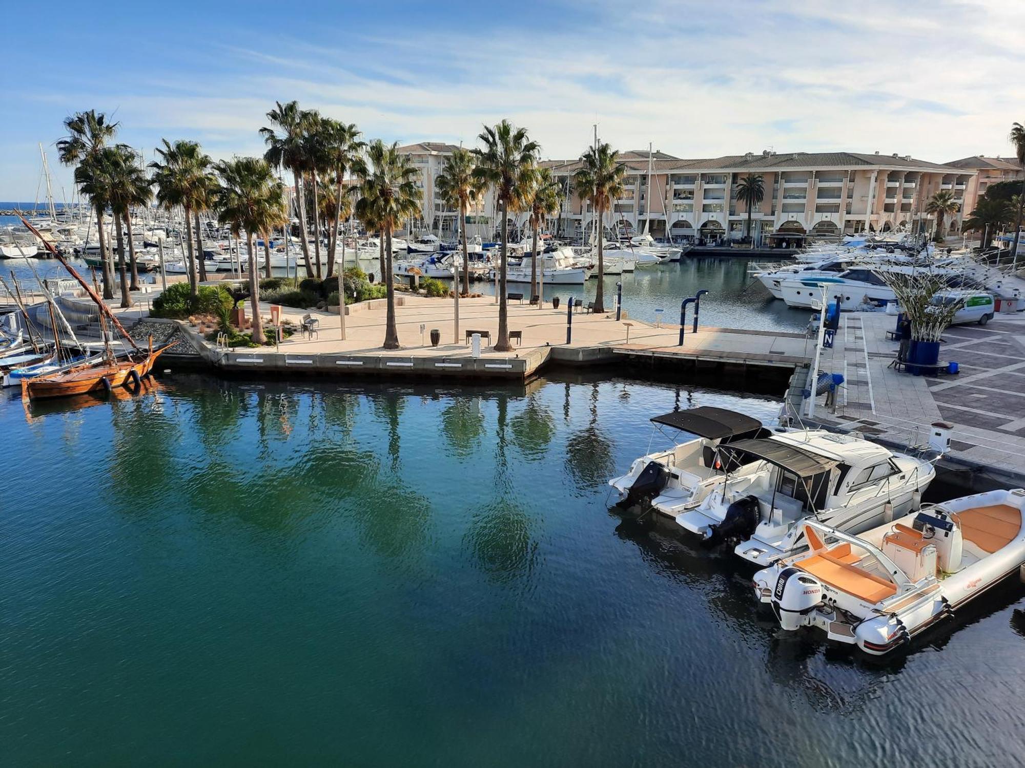Coeur Marina Climatise Terrasse Parking Lejlighed Fréjus Eksteriør billede